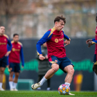 Calderó, en una acció de l’entrenament de diumenge amb el primer equip blaugrana.