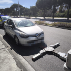 El vehicle que s'utilitzava com a taxi sense llicència ha estat immobilitzat i retirat per la grua municipal de Salou