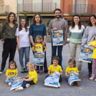 Presentació de Lo Closcamoll ahir a la plaça Major de Tàrrega.