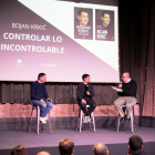 Bojan Krkic (centre), ahir durant la presentació del seu llibre.