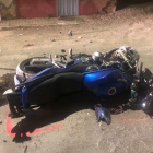 Estat en el qual va quedar la motocicleta ahir a la nit després de l’accident.