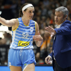 Fabián Téllez, donant instruccions a Sierra Campisano durant un partit d’aquesta temporada.