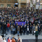 Centenars de veïns concentrats ahir al Prat per mostrar rebuig pel triple crim masclista.