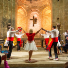 Ponts commemora el mil·lenari de Sant Pere a ritme de sardanes