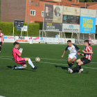 Sidi remata a porteria davant del porter del Castellar.