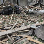 Imatge dels danys causats per un míssil rus a la ciutat ucraïnesa de Dnipró divendres passat.