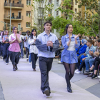 Desfilada de moda dels alumnes del Guindàvols a la plaça Ricard Viñes