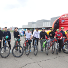 Els alumnes dels PFI van fer una ruta en BTT pels carrils bici de la ciutat.