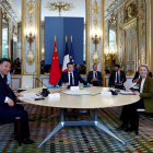 Imatge de la reunió entre Xi Jinping, Macron i Von der Leyen.