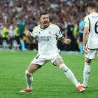 Joselu, autor dels dos gols del Reial Madrid, celebra el que suposava l’1-1.