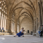 El claustre de la Seu Vella va acollir ahir un ‘aperitiu’ de la coreografia ‘Vetlla’, que es presentarà a Isil.