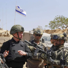 El ministre de Defensa d’Israel, Yoav Gallant, en la visita al devastat enclavament del sud de la Franja.