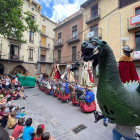 Els elements de la cultura popular com els cavallets i els gegants van prendre ahir el centre de Solsona.