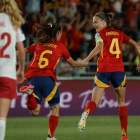 Les blaugranes Irene Paredes i Bruna Vilamala van firmar els dos primers gols d’Espanya.