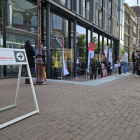 A Amsterdam es van formar cues als centres de votació, encara que la participació va ser del 44%.