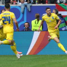 El jugador ucraïnès Roman Iaremtxuk celebra l’1-2 que decidia la victòria sobre Eslovàquia.