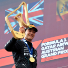 El britànic George Russell celebra al podi la seua victòria al Gran Premi d’Àustria.