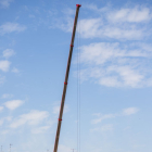 La grua de grans dimensions de les obres de l’estació.