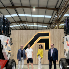 Manuel, Ferran i Blanca Cusiné amb Josep Ramon Pons, a les oficines d’Arcusin a Vila-sana.