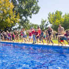 L’escena del capbussó a les piscines de Balàfia es va repetir dos vegades i va deixar alguns salts per al record entre els participants.