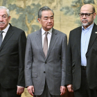 Els membres de Fatah i Hamas amb el ministre d’Exteriors.