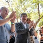 El secretario general de Junts, Jordi Turull, el expresidente de la Generalitat de Catalunya, Carles Puigdemont, la presidenta de Junts, Laura Borràs, la expresidenta del Parlament de Catalunya, Anna Erra, y el diputado de Junts en el Parlament de Catalunya, Salvador Vergés, durante el acto de celebración del cuarto aniversario de la fundación de Junts el 27 de julio.
