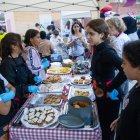 Una de les cinc parades del concurs de castanyeres organitzat pels veïns de la Bordeta. - GERARD HOYAS