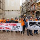 A Lleida pensionistes del pla i el Pallars es van concentrar davant de la Paeria. - JORGE AGUSTÍN