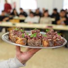 Una de les receptes amb carn de caça que s'han preparat aquest dilluns a l'escola.