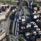 Una vista aèria de l'estació de tren de Lleida i el seu entorn.