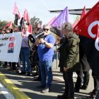 Protesta del sindicat CGT davant l'empresa Egara de Lleida