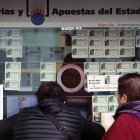 Décimos en una administración de lotería.