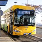 Un dels autobusos elèctrics de Lleida, aquest dissabte.