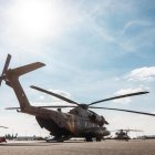 Helicòpter de l'exèrcit israelià preparat per rebre ostatges alliberats per Hamàs