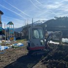 Er Ajuntament de Vilamòs renauís eth parc infantil e installe naui jòcs.