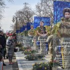 Cerimònia d’obertura del Carreró de la Memòria als Defensors Caiguts a Kulinitxi (Khàrkiv). - EFE/EPA/SERGEY KOZLOV