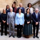 Foto familiar amb els representants de la Generalitat i l’Estat abans de la reunió. - ACN