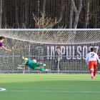 El penal parat per Marc Arnau en el minut 65 de partit. - ÀREA 11