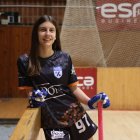 Bruna Odina, dimecres durant l’entrenament amb l’infantil A mixt del Pons Lleida. - AMADO FORROLLA