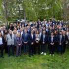 Foto de família amb patrocinadors, espònsors i institucions durant l’acte de presentació de l’esdeveniment. - GENARO MASSOT