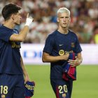 Els blaugranes Pau Víctor i Dani Olmo. - EFE