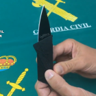 Una tarjeta navaja.
