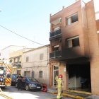 Aparatós incendi al cremar un cotxe al garatge d’una casa al Secà - MAGDALENA ALTISENT