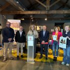 Autoritats i impulsors del cicle, ahir al Museu de l’Aigua. - L.B.