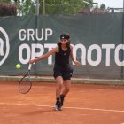 Amaia Olomí, durant el partit davant de la quarta cap de sèrie, Marina Ruiz.