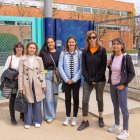 Representants de les famílies d’alumnes dels col·legis públics de la Bordeta. - JORDI ECHEVARRIA
