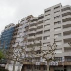 Imatge del bloc amb les obres a ple rendiment. - LAIA PEDRÓS
