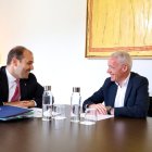 El conseller de la Presidència, Albert Dalmau, reunit amb Piñeira. - GOVERN
