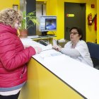 Una pacient al CAP de La Pobla de Segur.