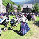 Es “còlhes” de dances tradicionaus pendent era Hèsta d’Aran. - M. CODINAS